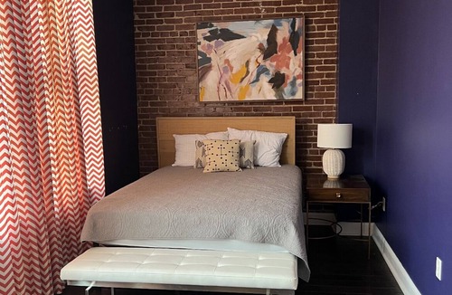 Parkersburg Apartment | Modern living conveniently located on Market Street in downtown Parkersburg