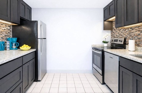 Downtown Hartford Apartment | Modern Living Steps from XL Center, Bushnell Park