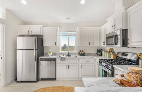 Paso Robles House | Modern Ranch Home w/Vineyard Views & Patio Pergola | Shimla Syrah by AvantStay