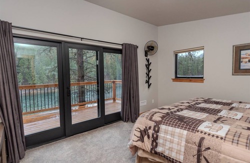 Sanders County House | Modern Sanctuary at Emerald Bend