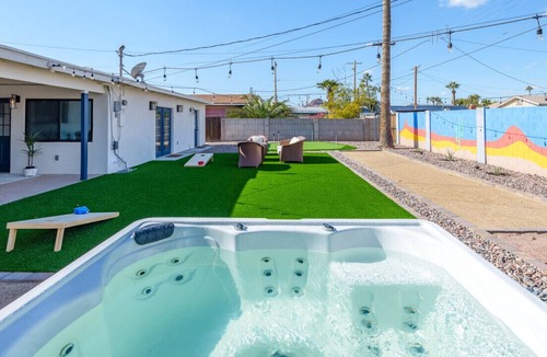 Papago Parkway House | Modern Scottsdale Oasis | Jacuzzi Spa