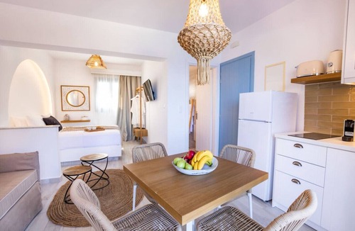 Aperio Apartment | Modern Sea-View Suite with Private Balcony – Yploui Suites Karpathos