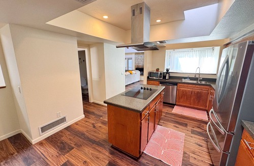 Catalina Foothills Estates House | Modern & Spacious Catalina Foothills Townhome