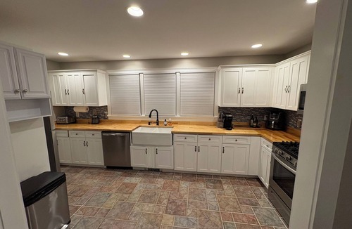 Johnston Other | Modern & Spacious Colonial Near Downtown Providence & Brown University - 9 min