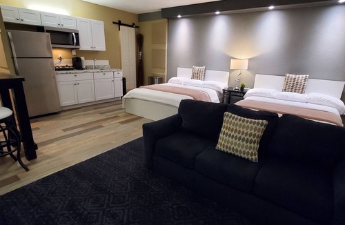 Estrella Village Apartment | Modern Studio/2 min from Phoenix Raceway & 12 min from State Farm Stadium!*