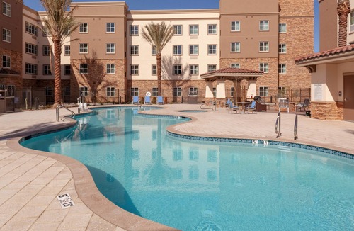 Gilbert Apartment | Modern Studio in Phoenix | Outdoor Pool + Hot Tub + Free Breakfast