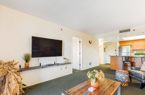 Inner Circle Condo | Modern Suite W/Free Wifi, Pool, and a Private Patio