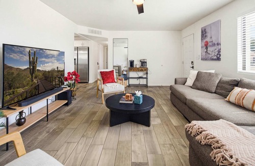 Tempe House | Modern Tempe Home with Pool