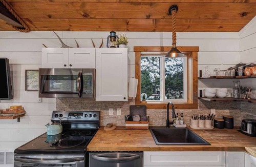 Island Park House | Modern Tiny Cabin Near YNP | Sleeps 4 | The Ridge