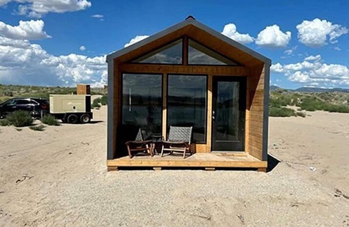 Levan Cabin | Modern Tiny House on Yuba Lake with Stunning Views for a Wonderful Couples Retreat in Utah