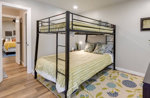 New Harmony House | Modern Utah Getaway < 2 Mi to Kolob Canyons