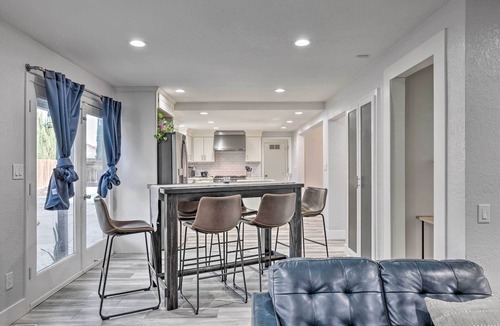 Modesto House | Modesto Home w/Deck - 2 Mi to Vintage Faire Mall