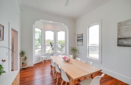 Modesto House | Modesto Mansion on 2 Acres - Great for Families!
