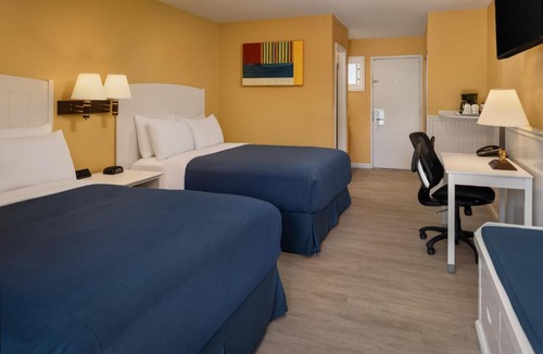 Downtown Monterey Hotel | Monterey Bay Lodge