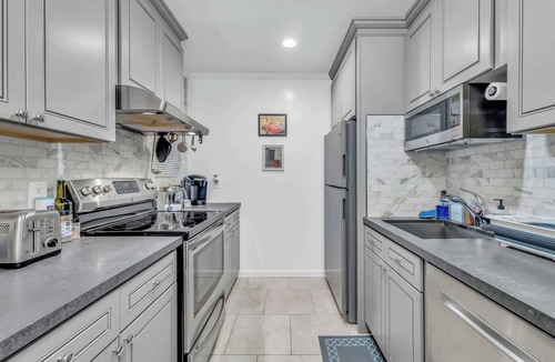 Monterey Condo | Monterey Couples Condo with Pool Near Cannery Row