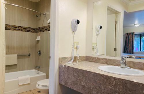 Monterey Hotel | Monterey Oceanside Inn