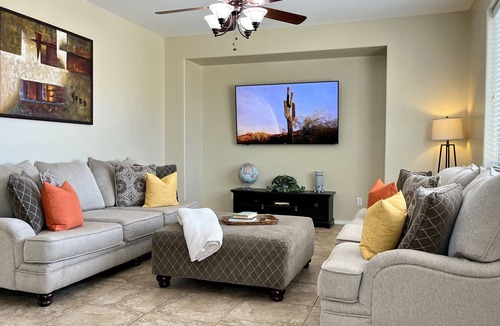 Sonoran Mountain Ranch House | Monthly Stays/Fabulous Location/Dog Friendly/King Bed/ Game Room/Private Yard