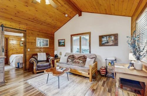Woods Bay House | Moose and Bear
