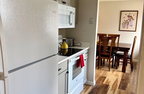 Moose Can Gully House | Moose Can Gully Home, Spacious Single Family 4 Bdrm South Hills