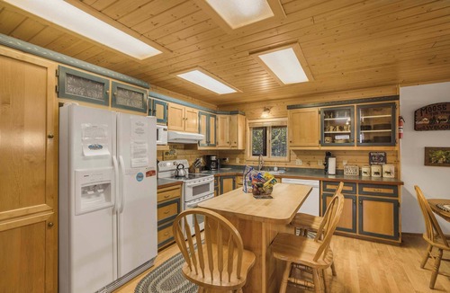 Island Park House | Moose Inn - 22 Miles to YNP ~ Wifi ~ BBQ ~ Firepit