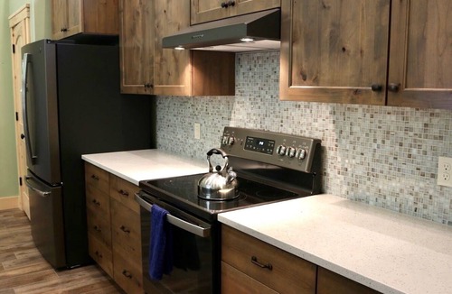 Island Park Cabin | Moose Tracks Inn: Family Friendly and Wheelchair Accessible.