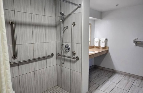 Barstow Hotel | Motel 6 Barstow, CA - Mojave Desert Stop - I-15