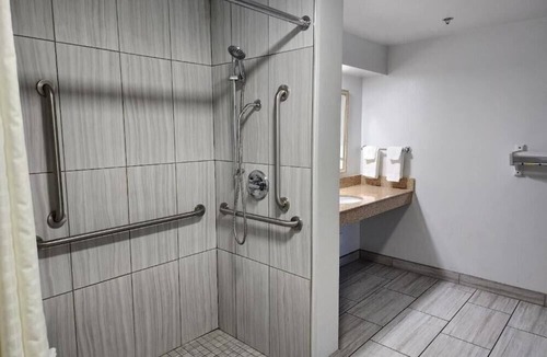 Barstow Hotel | Motel 6 Barstow, CA - Mojave Desert Stop - I-15