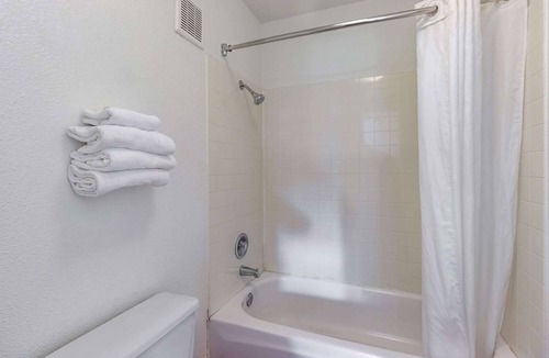 Beaverton Hotel | Motel 6 Beaverton, OR
