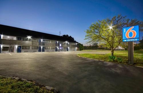 Clintonville Hotel | Motel 6 Columbus OH - OSU North