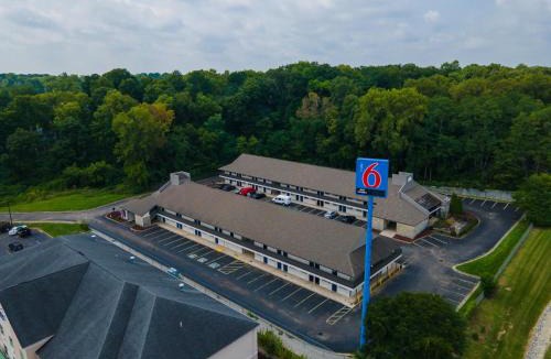 Dayton Hotel | Motel 6-Dayton, OH - Englewood