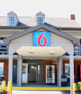 Dayton Hotel | Motel 6-Dayton, OH