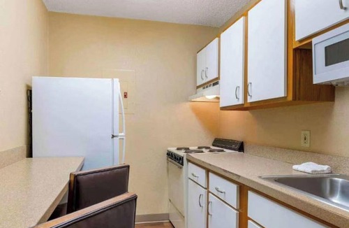Parkdale Hotel | Motel 6 Fairfield, OH - Cincinnati