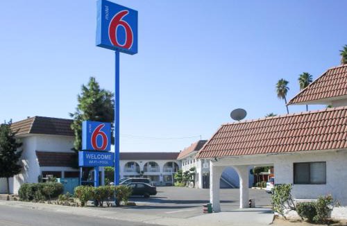 Fresno Hotel | Motel 6-Fresno, CA