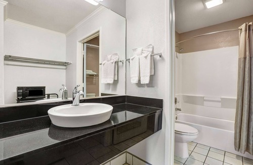 Lodi Hotel | Motel 6 Lodi, CA