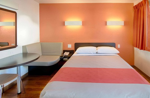 Mammoth Lakes Hotel | Motel 6 Mammoth Lakes, CA