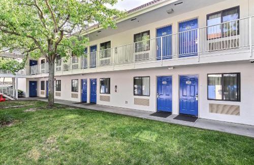 Pinole Hotel | Motel 6-Pinole, CA