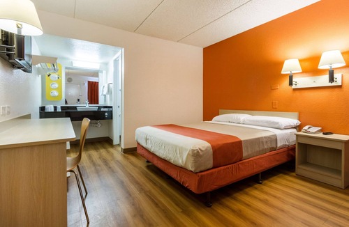 Tempe Hotel | Motel 6 Tempe, AZ – Phoenix Airport – Priest Dr