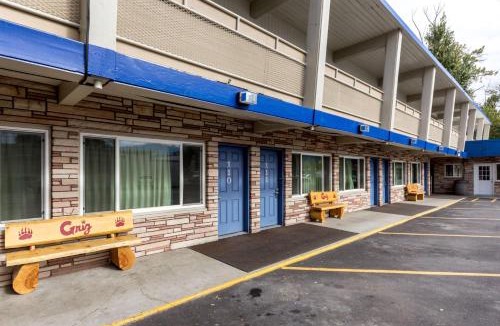 Heart of Missoula Hotel | Motel 6 University Missoula
