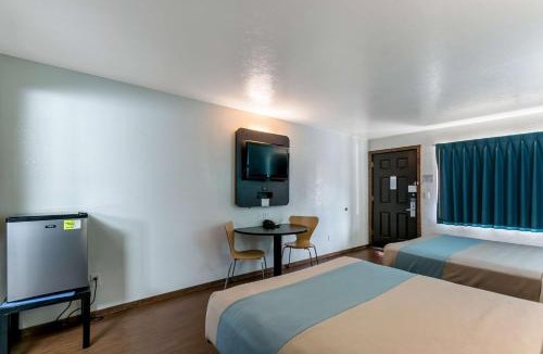 Heart of Missoula Hotel | Motel 6 University Missoula