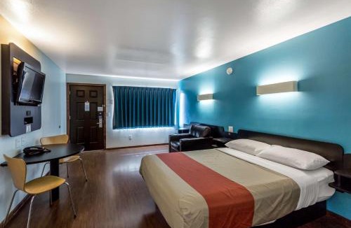 Heart of Missoula Hotel | Motel 6 University Missoula