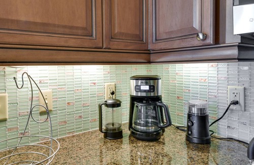 Seaside Farms Condo | Mount Pleasant Condo w/Pool & Bikes: Near Beach!