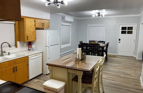 Richfield House | Mountain Biker's Heaven, QUIET 2-bedroom, 1 bath near trails and National Parks