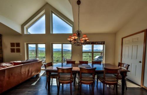 Pole Creek House | Mountain Bliss 3 BR Retreat W Views Hot Tub