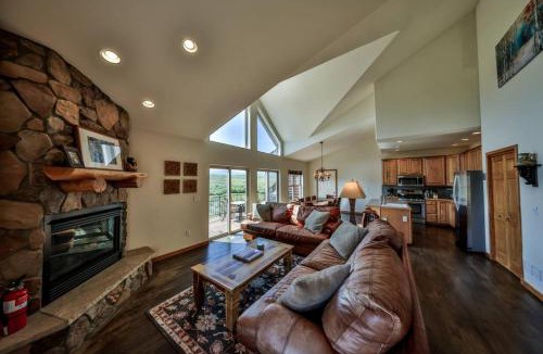 Pole Creek House | Mountain Bliss 3 BR Retreat W Views Hot Tub