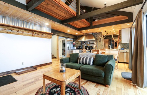 Majestic Pines Condo | Mountain Cabin, Open Floor Plan, Private Washer/Dryer. Near the Golf Course