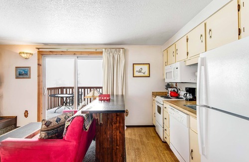 Boise Condo | Mountain Condo Ski Access & Sunset Deck