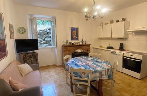 Prunelli-di-Fiumorbo Apartment | Mountain apartment, sea 30 minutes away