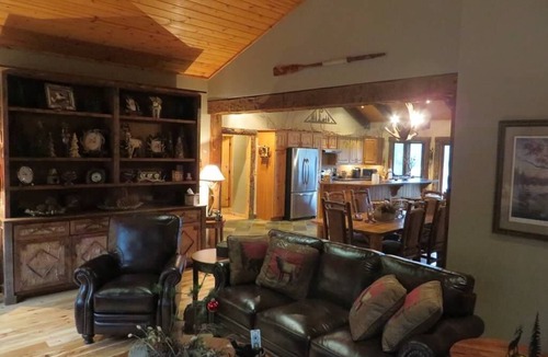 Alpine Northeast Cabin | Mountain Lodge in Alpine close to Jackson Hole & National Parks