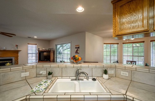 Oakhurst Villa | Mountain Majesty, with Hot Tub/Pool Table/Generator/EV/RV/Boat
