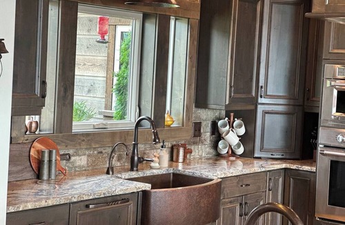 Elmo House | Mountain Modern Family 6-Acre Luxury Home & Guest Cabin w/Lake View & Nearby Lake Access